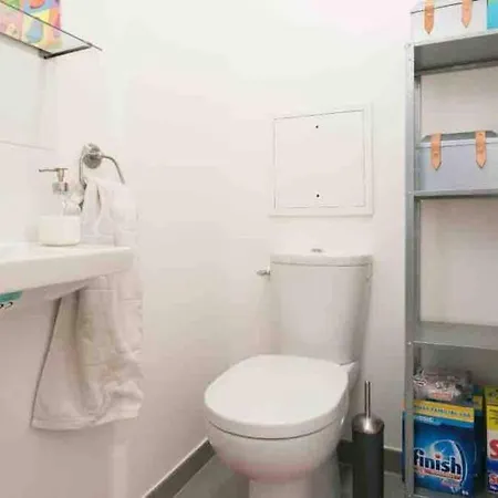 Cozy & Quiet Getaway Just 300m From Paris With Free Private Parking *
